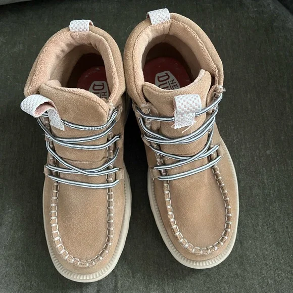 Hey Dude Women’s Suede Reyes Boot 9 - Picture 2 of 6